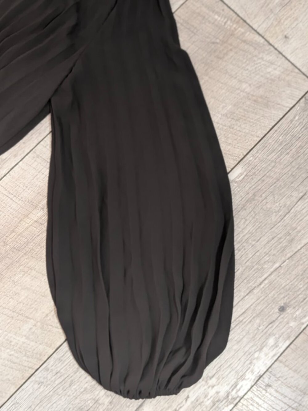 Zara Pleated Maxi Dress Black Belted Beaded Tie Neck Blouson Sleeve M Minimalist - Picture 10 of 16